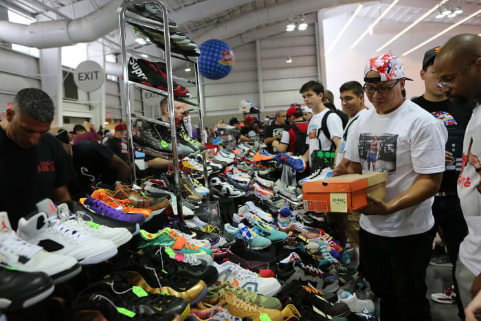 sneaker-con-X159814_TK1_056.jpg